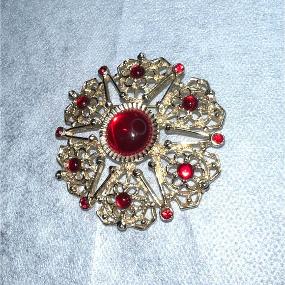 Vintage Sarah Coventry Brooch W/Red Rhinestones Serenade Collection Gripoix Star - Picture 4 of 7